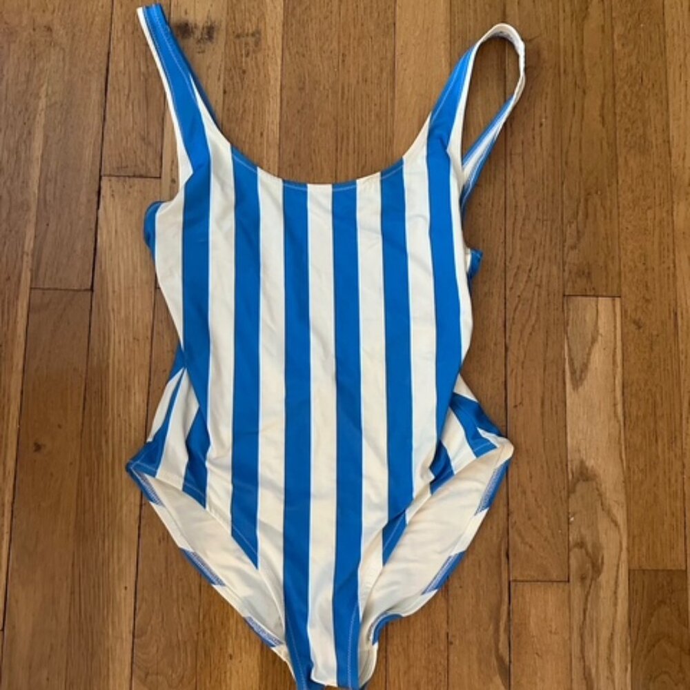 SOLID & STRIPED Anne-Marie One Piece Blue and White Striped Medium M